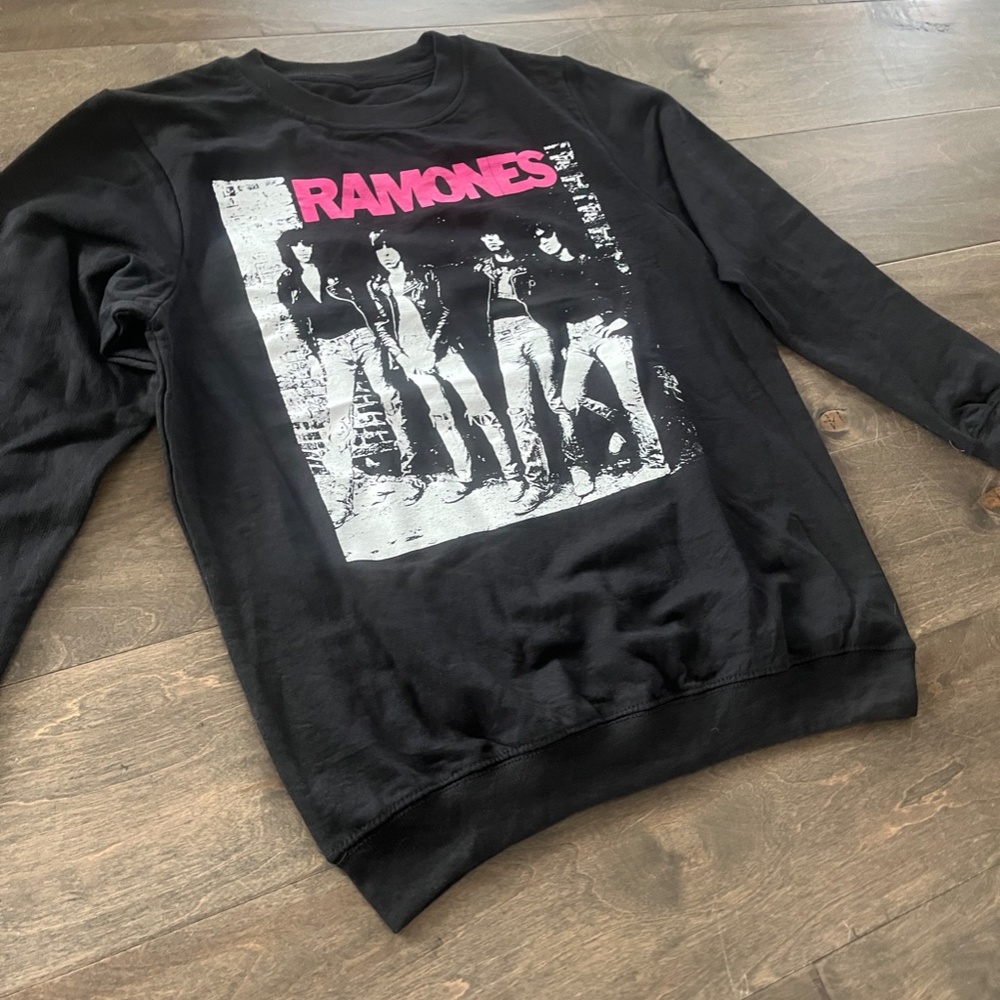 Ramones Black Sweatshirt Band Shirt - Picture 4 of 6